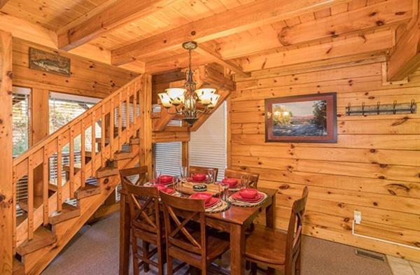 Smokey Max Cabin Pigeon Forge Extérieur photo